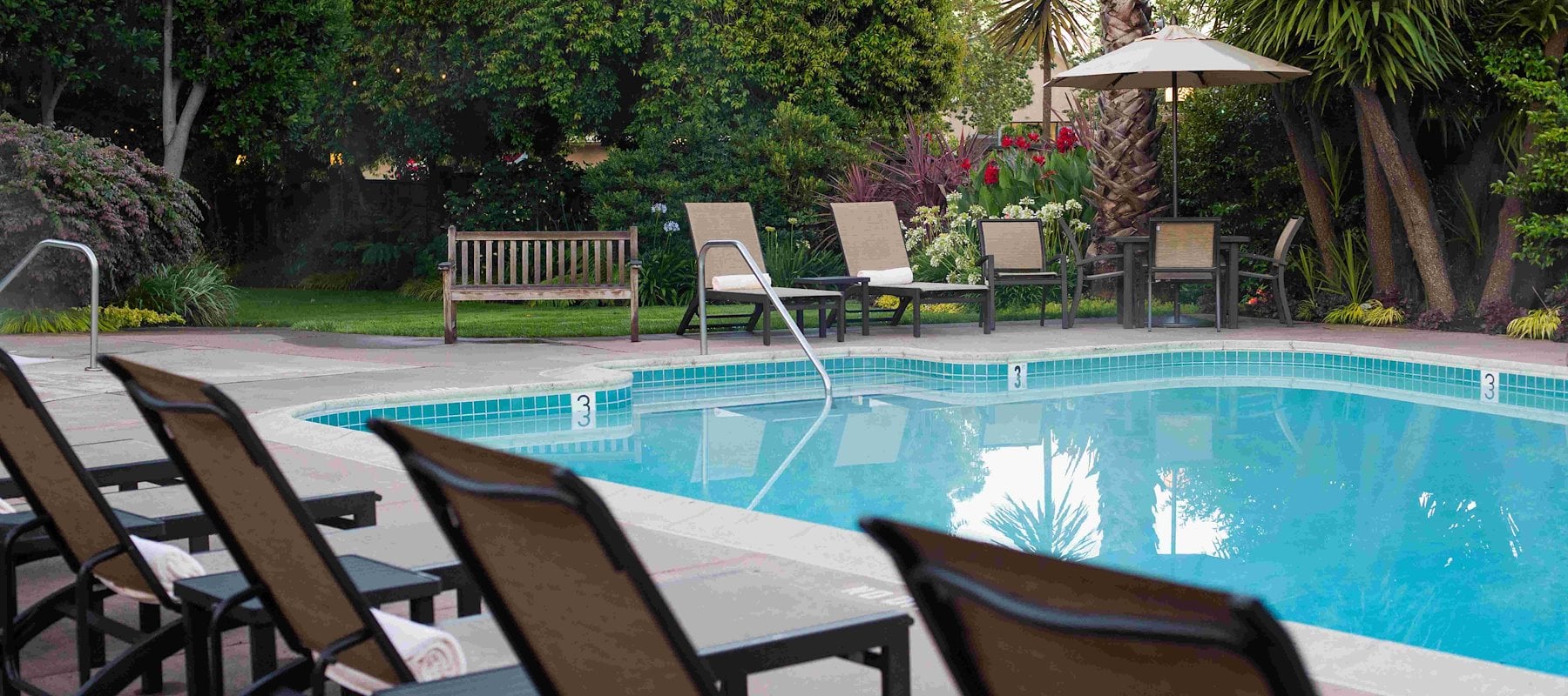 Luxurious Swimming Pool at El Pueblo Inn, California